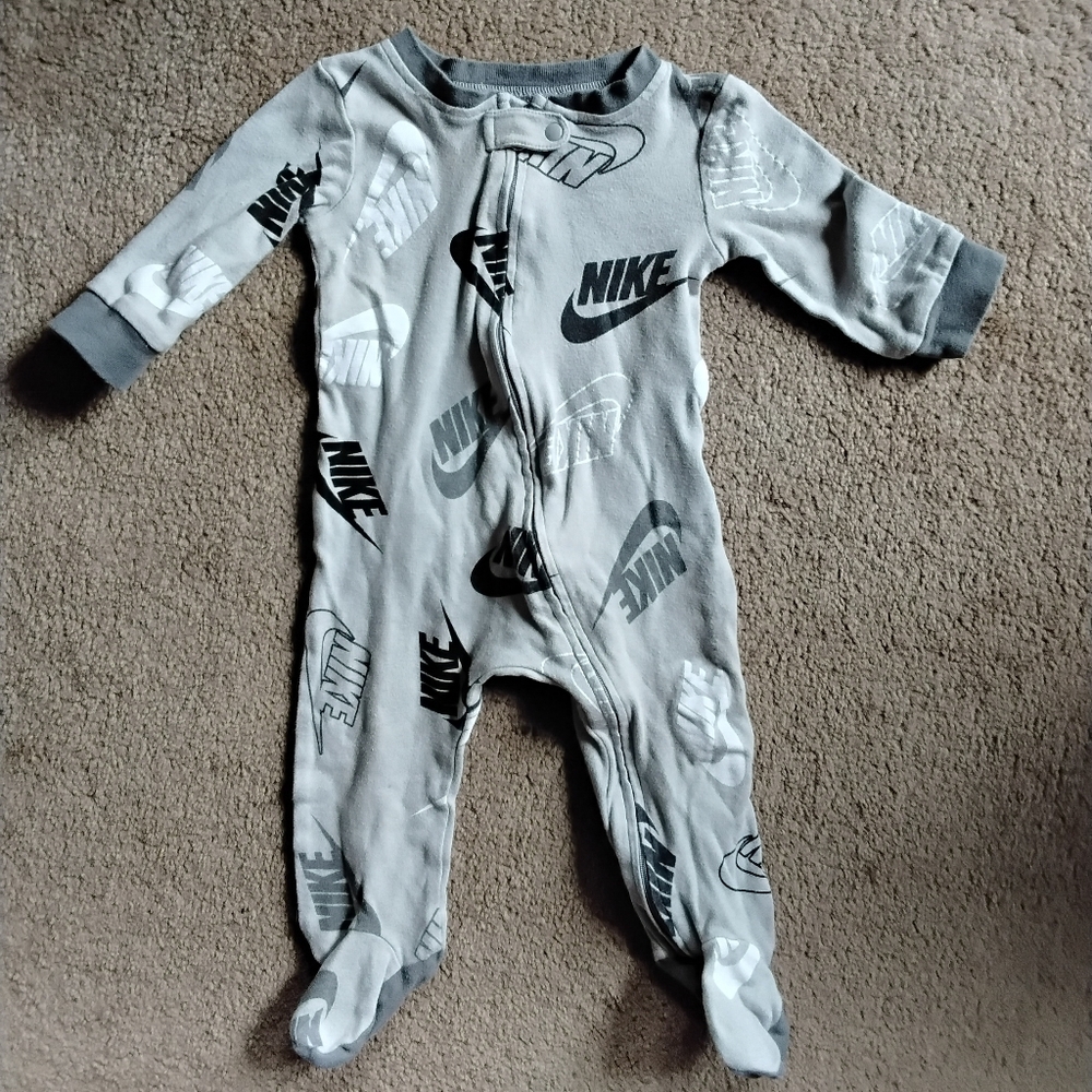 Nike Grey‎ Logo Footed One Piece Sleeper Size 9m Baby